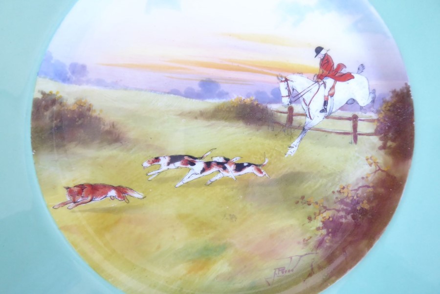 A pair of signed 1920s / 1930s Royal Doulton cabinet plates decorated with hunting scenes; - Image 3 of 5