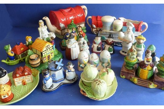 Approximately 14 novelty cruets together with a teapot - Image 1 of 3