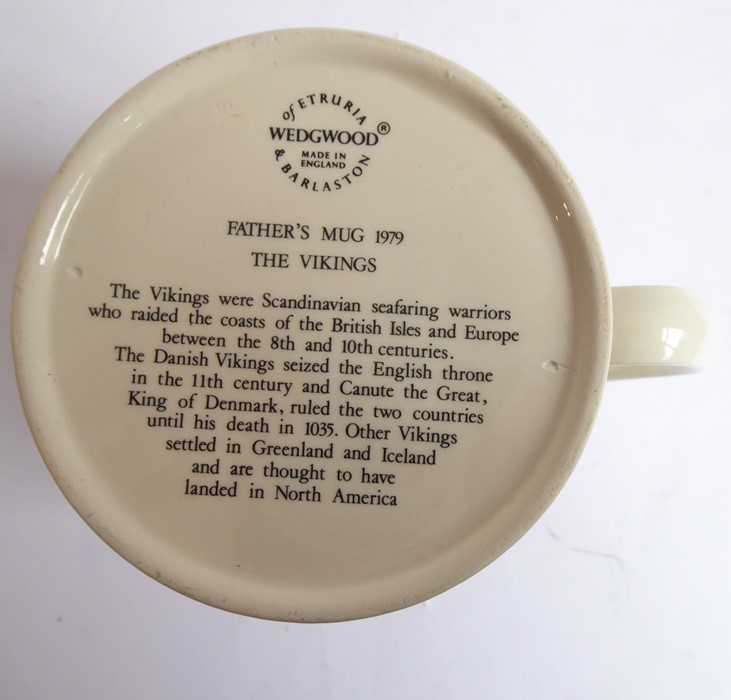 A good selection of mostly boxed commemorative ceramics: six Coalport plates (Spitfire, Hurricane, - Image 6 of 7