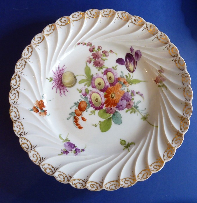 A set of six early 20th century fine quality Dresden porcelain side dishes; each with gilded and - Image 5 of 8