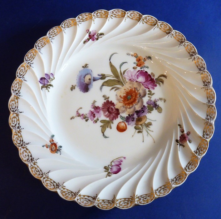 A set of six early 20th century fine quality Dresden porcelain side dishes; each with gilded and - Image 8 of 8