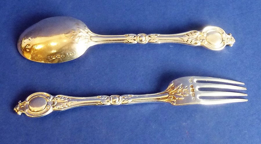 A cased hallmarked silver spoon and fork set; maker's mark GA, assayed London, probably 1854 - Image 4 of 4