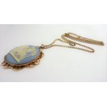 A heavy 9-carat gold-mounted Wedgwood pendant and 9-carat gold chain (total weight 32g) (The cost of