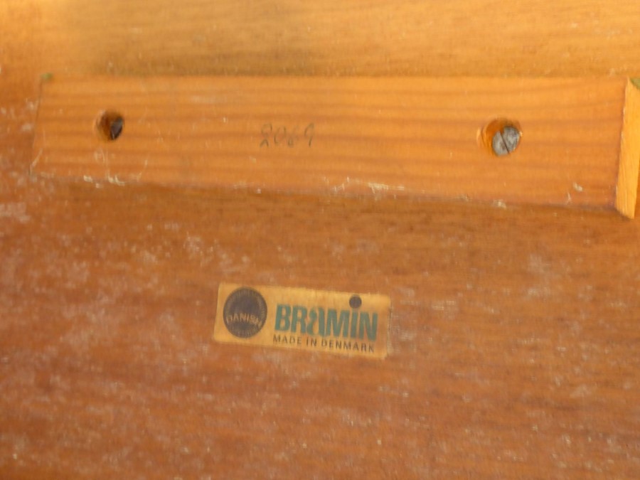 A 20th century extending rosewood dining table by 'Bramin' (Denmark); with central extension leaf - Image 5 of 6