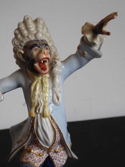 Four hand-decorated 19th century Meissen porcelain monkey band figures (damaged and reparations) ( - Image 3 of 9