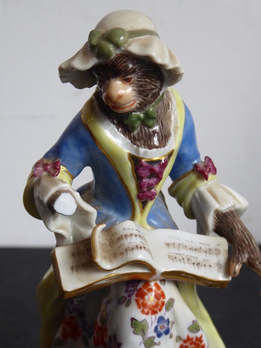 Four hand-decorated 19th century Meissen porcelain monkey band figures (damaged and reparations) ( - Image 5 of 9