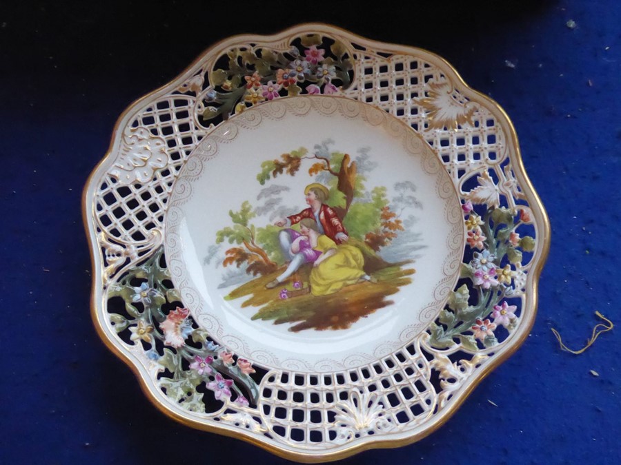 A good late 19th/early 20th century Dresden porcelain part dessert service comprising comport, two - Image 7 of 11