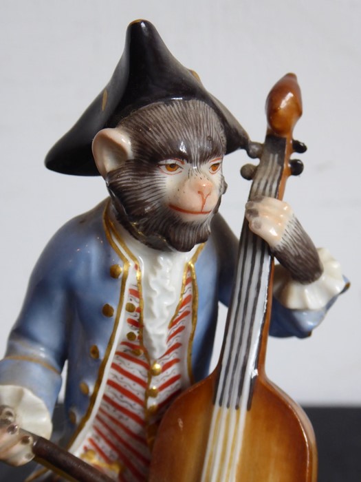 Four hand-decorated 19th century Meissen porcelain monkey band figures (damaged and reparations) ( - Image 6 of 9