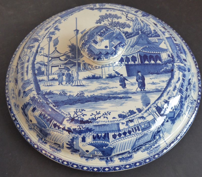 An early 19th century blue-and-white transfer decorated pearlware punch bowl and circular cover; the - Image 2 of 5
