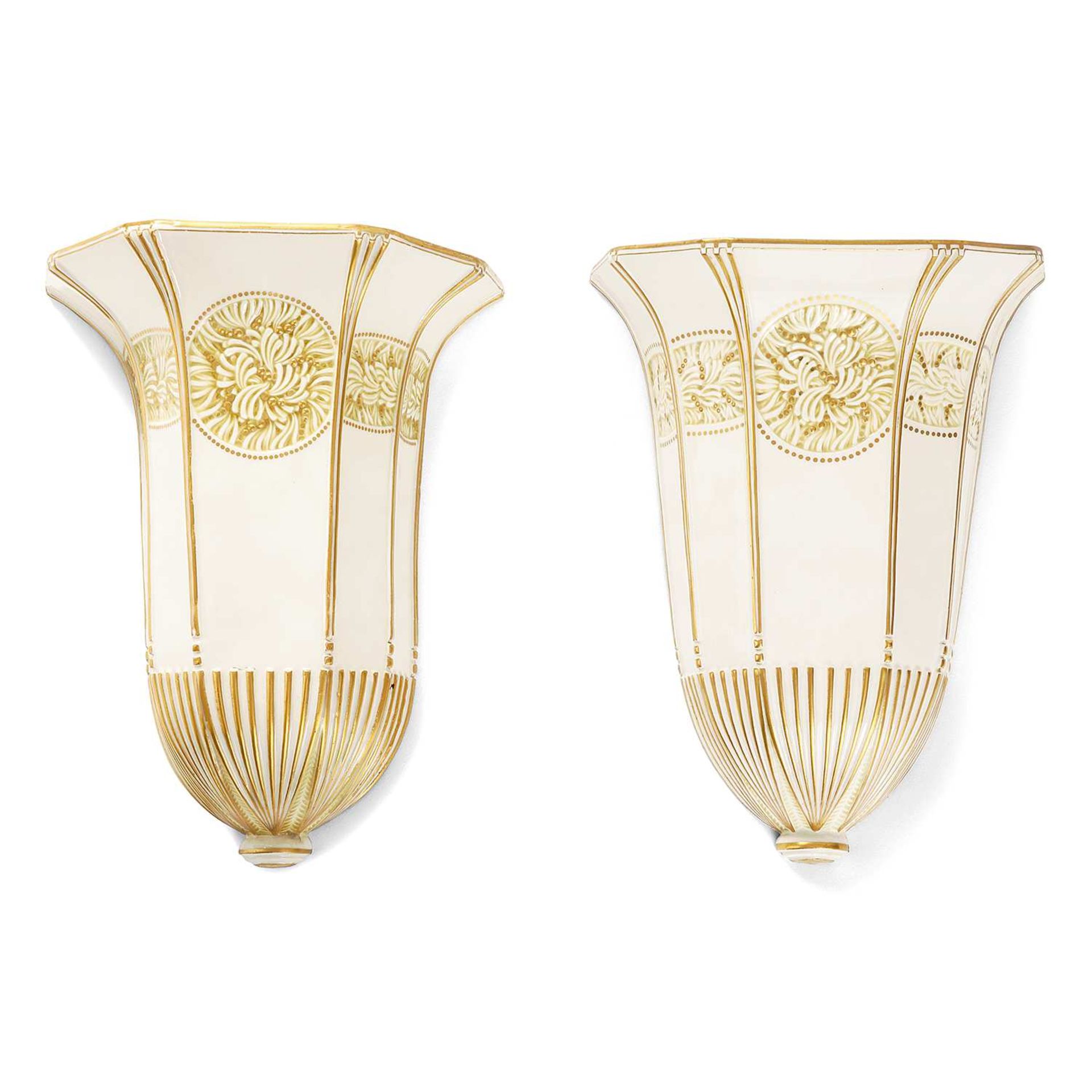 HENRI RAPIN (1873-1939) & SÈVRES (MANUFACTURE NATIONALE DE) Suite de deux appliques en porcelaine