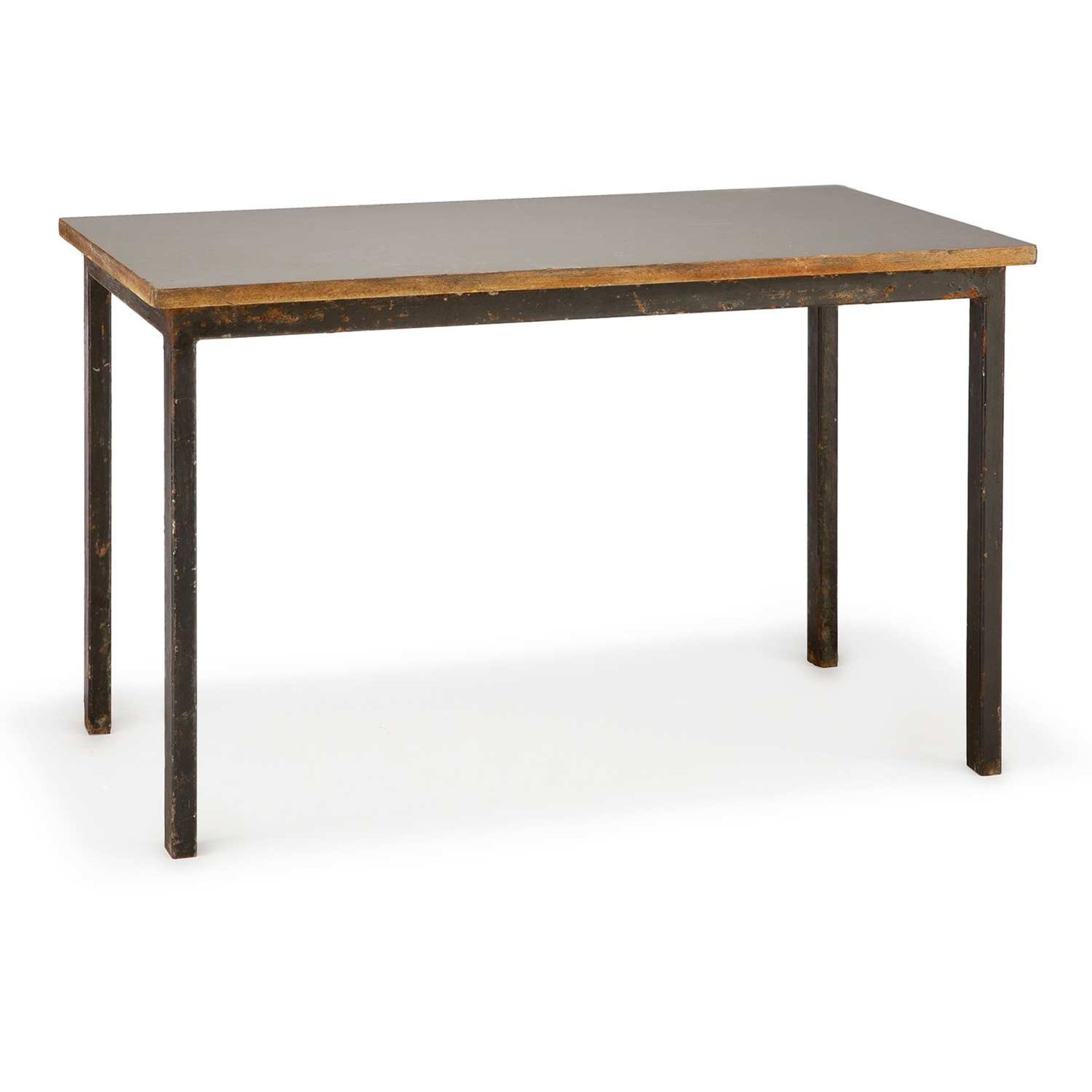 CHARLOTTE PERRIAND (1903-1999) Table d'appoint "Cansado", piétement métallique de section