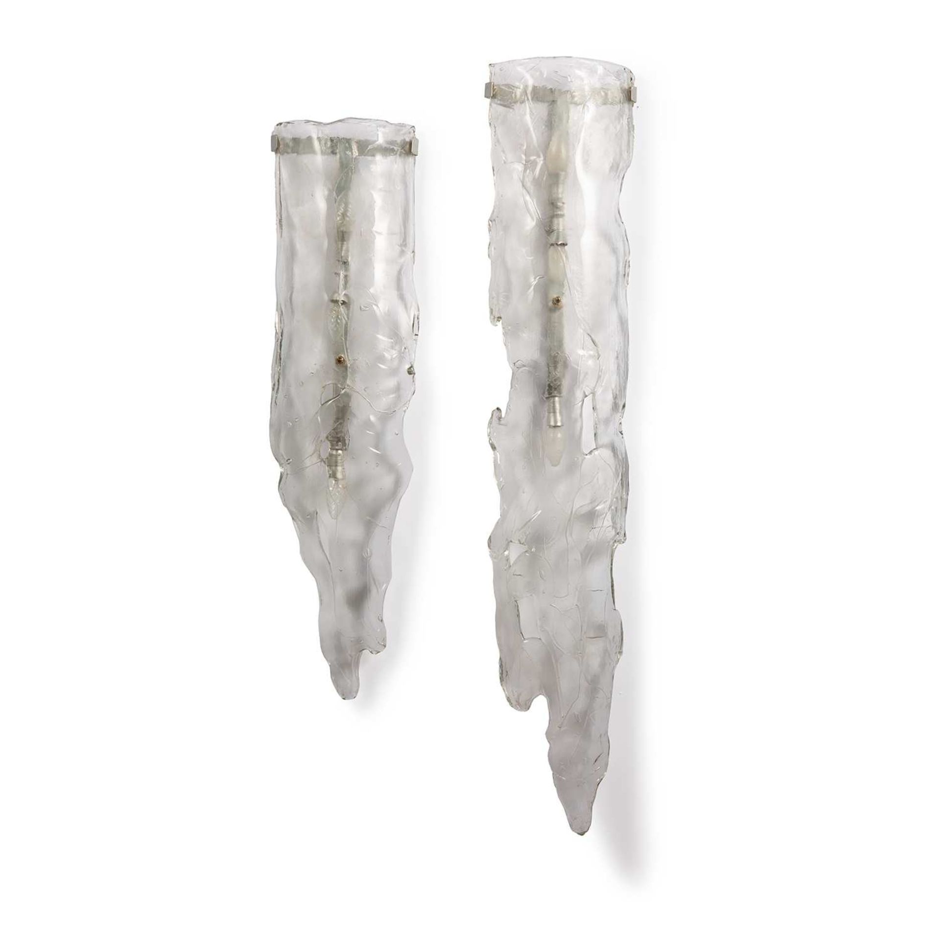 CARLO NASON (NÉ EN 1936) & MAZZEGA (ÉDITEUR) Paires d'appliques stalactites, circa 1960, en verre