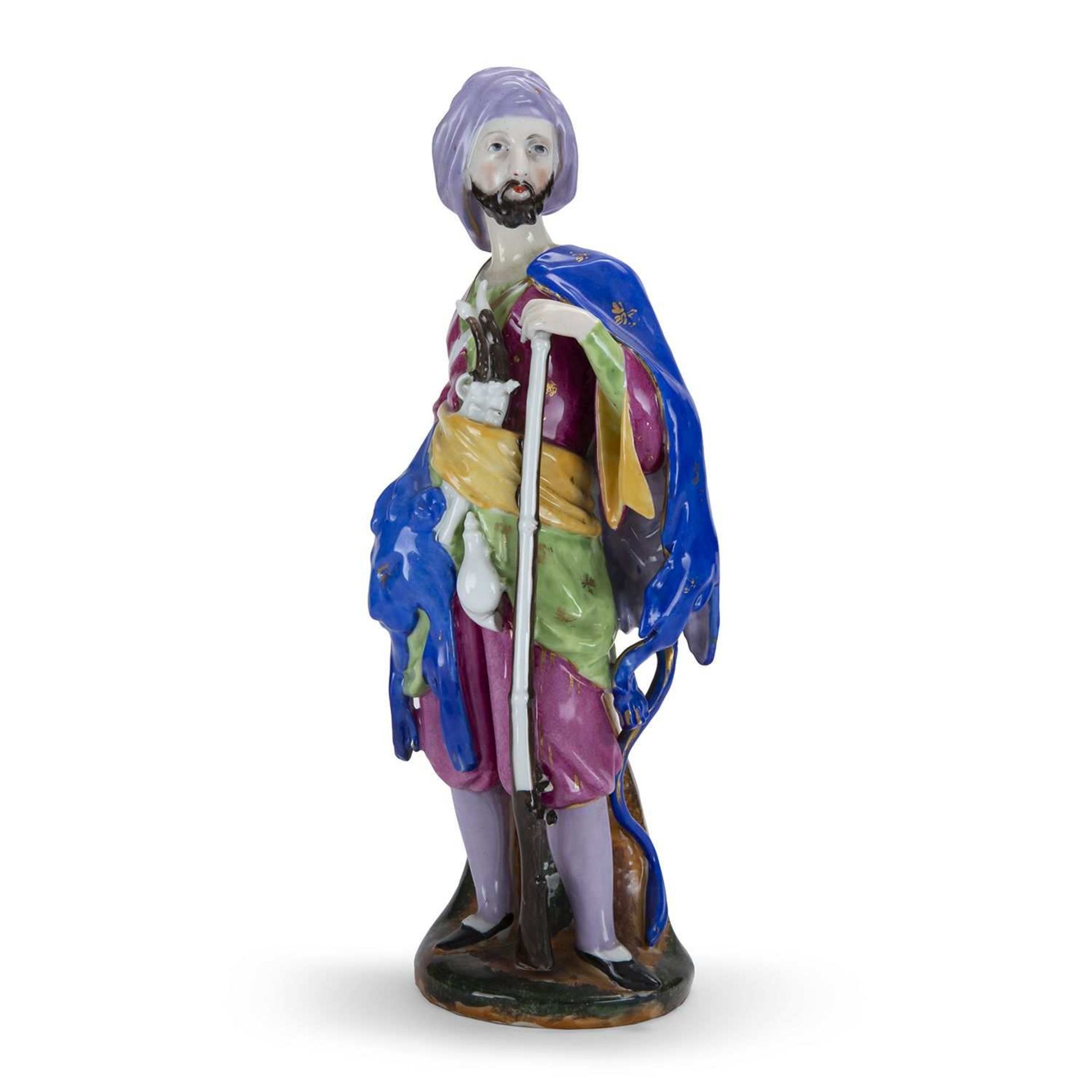 GRAND FLACON-STATUETTE DANS LE GOÛT DE JACOB PETIT en porcelaine polychrome et dorée, figurant un