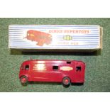 Dinky toy horsebox no 981 complete with horses, good to excellent but some damage to the British