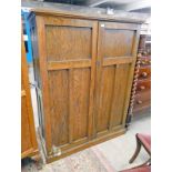 EARLY 20TH CENTURY GENTLEMAN'S 2 DOOR WARDROBE WITH FITTED INTERIOR ON PLINTH BASE 164CM TALL