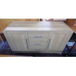 21ST CENTURY OAK SIDEBOARD WITH 3 DRAWERS & 2 PANEL DOORS 127 CM WIDE