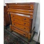 19TH CENTURY MAHOGANY OGEE CHEST WITH 6 LONG DRAWERS TURNED COLUMNS 157 CM TALL
