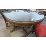 MAHOGANY PEDESTAL TABLE ON CENTRE COLUMN WITH PLATE GLASS TOP - LENGTH 180CM