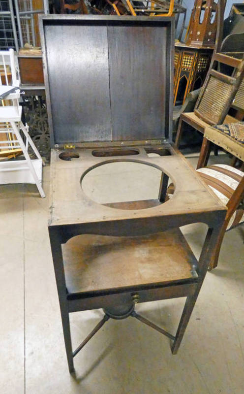 EARLY 19TH CENTURY MAHOGANY WASHSTAND WITH LIFT UP LID