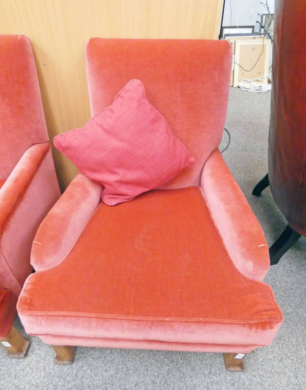 EARLY 20TH CENTURY OVERSTUFFED ARMCHAIR ON SQUARE SUPPORTS Condition Report: Good