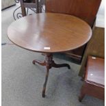 19TH CENTURY MAHOGANY FLIP TOP CIRCULAR TABLE ON SPREADING SUPPORTS