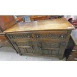 EARLY 20TH CENTURY OAK SIDEBOARD WITH 2 DRAWERS OVER 2 PANEL DOORS,