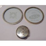 2 CIRCULAR SILVER GLASS SET WINE SLIDES & CIRCULAR STAG SET COMPACT MARKED 925