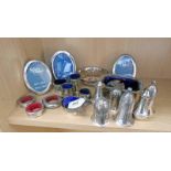 SELECTION OF VARIOUS SILVER PLATED WARE TO INCLUDE SALT & PEPPER FRAMES,