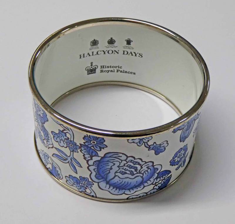 HALCYON DAYS HISTORIC ROYAL PALACES BANGLE, OUTER CIRCUMFERENCE 23 CMS,