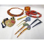 SELECTION OF VARIOUS JEWELLERY TO INCLUDE AMBER NECKLACE, ORNATE HAIR COMBS,