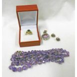 OVAL PASTE SET PENDANT & PAIR OF EARRINGS IN YELLOW METAL SETTING & DOUBLE STRAND AMETHYST