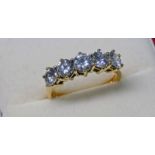 18CT GOLD 5 STONE DIAMOND SET RING, THE DIAMONDS APPROX. 1.