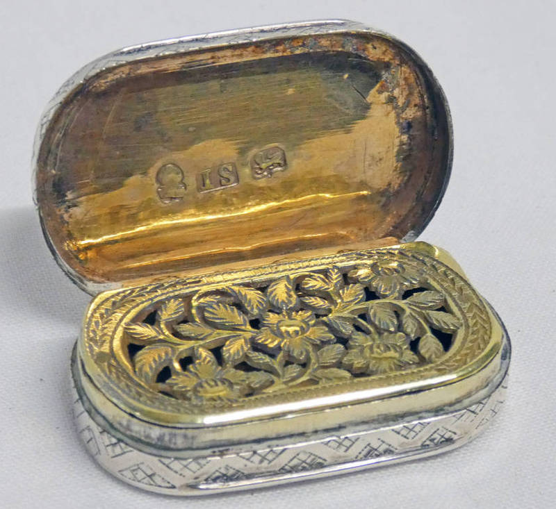 SILVER VINAIGRETTE BY JOHN SHAW BIRMINGHAM 1807 WITH GILDED INTERIOR & DECORATIVE GRILL