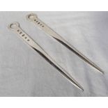 PAIR OF MODERN SILVER PAPER KNIVES, LONDON 2009 Condition Report: Marks clear,