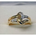 18CT GOLD DIAMOND SET RING 4.