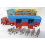 CORGI TOYS 130 - CIRCUS HORSE TRANSPORTER WITH HORSES.