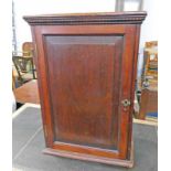 MAHOGANY TABLE TOP CABINET WITH FITTED INTERIOR 64CM TALL Condition Report: