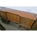 20TH CENTURY INLAID WALNUT SIDEBOARD WITH 2 DRAWERS & 2 PANEL DOORS ON SHAPED SUPPORTS 100CM TALL X