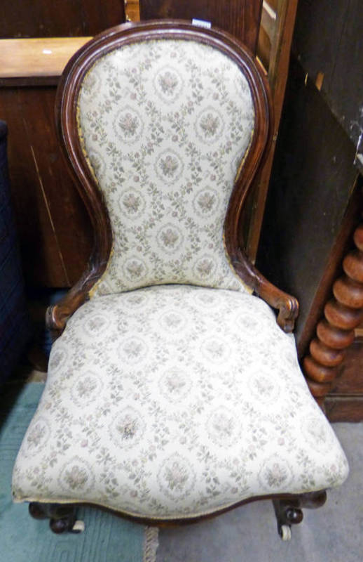19TH CENTURY MAHOGANY FRAMED CHAIR ON SHAPED CABRIOLE SUPPORTS
