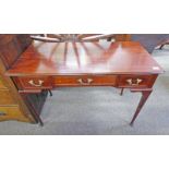 MAHOGANY SIDE TABLE WITH 3 DRAWERS & QUEEN ANNE SUPPORTS 76CM