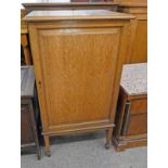 EARLY 20TH CENTURY OAK MUSIC CABINET WITH LEATHER DIVIDERS 97CM TALL