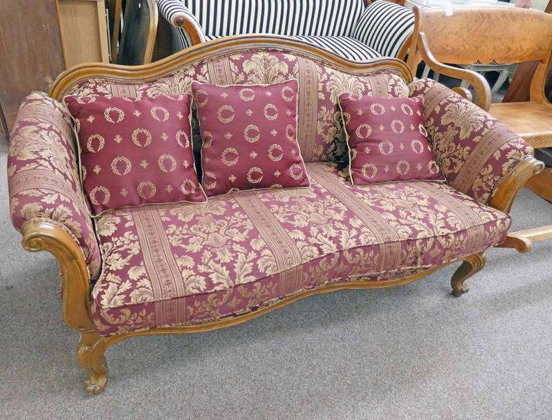 VICTORIAN STYLE WALNUT FRAMED SETTEE WITH SERPENTINE BACK & SHAPED SUPPORTS 168CM WIDE