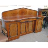 VICTORIAN MAHOGANY SIDEBOARD OF FRIEZE DRAWER OVER 4 PANEL DOORS ON PLINTH BASE
