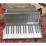 PIANO ACCORDION HOHNER CARMEN II