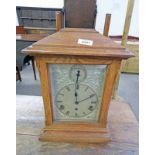 EARLY 20TH CENTURY OAK CASED ARTS & CRAFTS MANTLE CLOCK