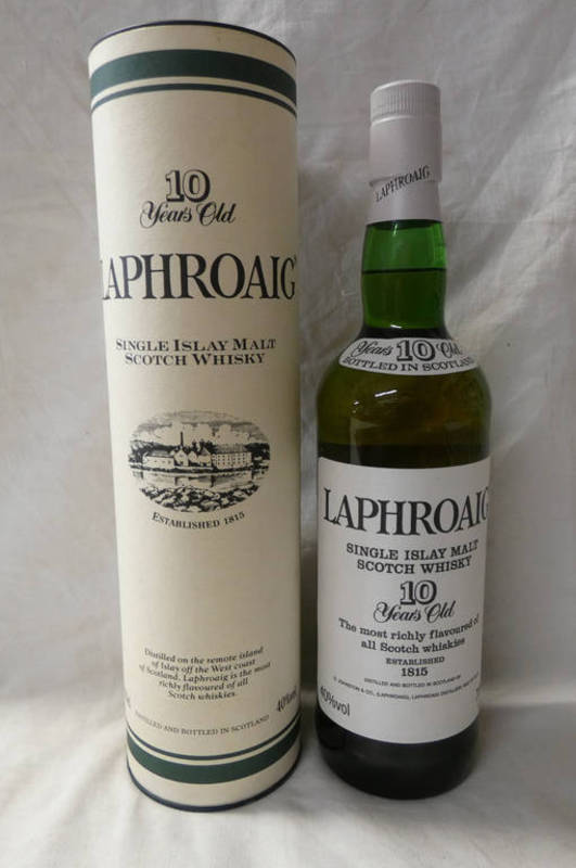 1 BOTTLE LAPHROAIG 10 YEAR OLD SINGLE MALT WHISKY - 70CL,