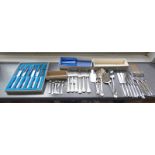 VARIOUS SILVER PLATED CUTLERY AS NEW INCLUDING 6 FORKS, 6 KNIVES & 6 TEASPOONS, VARIOUS SERVERS,