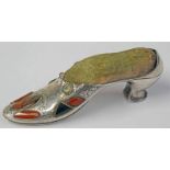 SILVER SCOTTISH AGATE SET SHOE PIN CUSHION Condition Report: Agate is in good