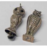 EDWARDIAN SILVER OWL DESK SEAL BIRMINGHAM 1907 & SILVER OWL PENDANT BIRMINGHAM 1908 - 4CM TALL