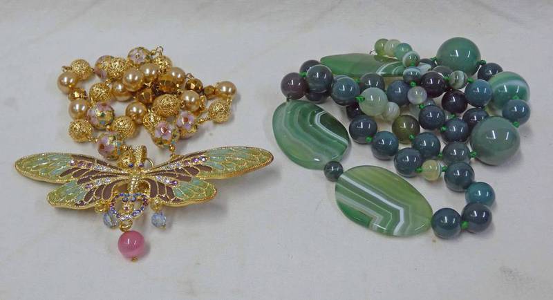 GREEN AGATE BEAD NECKLACE & CHINESE ENAMELLED BUTTERFLY NECKLACE PENDANT WITH ENAMEL BEADS.